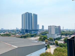 Nespecifikovaný výhled na destinaci Cikarang nebo výhled na město při pohledu z apartmánu