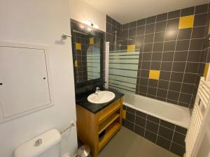 Koupelna v ubytování travelski home select - Résidence Les Bergers + 12 fotografií