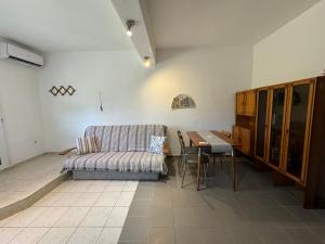 Fotografie z fotogalerie ubytování Family House for rent v destinaci Metamorfosi