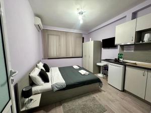 A kitchen or kitchenette at Saraya