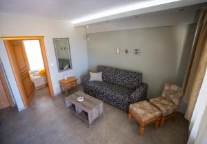 Posedenie v ubytovaní ONAR by the sea Luxurious Apartments