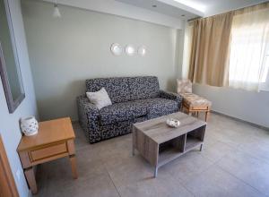 Posedenie v ubytovaní ONAR by the sea Luxurious Apartments