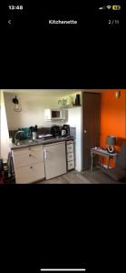 Kuchyň nebo kuchyňský kout v ubytování Petite maison indépendante à la campagne