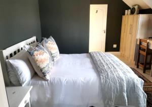 Letto o letti in una camera di Tiffanys B & B,