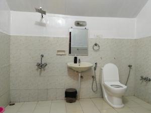 Dutch Square Hostel的一间浴室