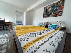 Postel nebo postele na pokoji v ubytování Stilvolle, große Ferienwohnung in der Hallertau, Nähe Pfaffenhofen & Scheyern
