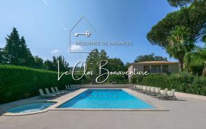 Bazén v ubytovaní Villa Rêve de Plage proche St-Tropez alebo v jeho blízkosti