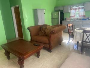 Gallery image of Dave's Two Bedroom Apartments 758 in Micoud +13 photos