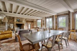 Posezení v ubytování La Maison des Muses + 3 fotografie