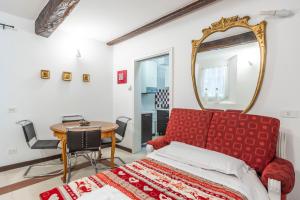 Χώρος καθιστικού στο Ambra Maison, Bologna by Short Holidays