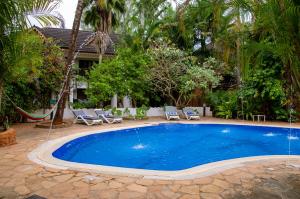 Bazén v ubytování Langi Langi Beach Bungalows nebo v jeho okolí