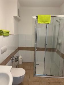 Ένα μπάνιο στο Apartment mit 1 Schlafzimmer HI-1