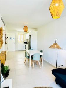 Η κουζίνα ή μικρή κουζίνα στο Travel Habitat Playa Puzol con encanto