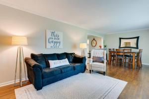 Posezení v ubytování Fire Pit-Great Neighborhood-15 Min to Broadway