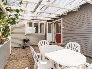 Μπαλκόνι ή βεράντα στο Chalet Lindby Pärlan by Interhome