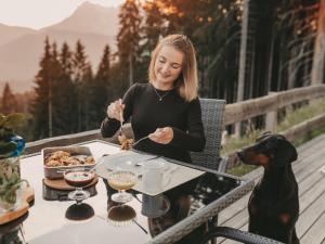 Fotografie z fotogalerie ubytování Holiday Home Waldkauz groß by Interhome v destinaci Pfarrwerfen
