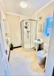 Koupelna v ubytování Sycamore Cottage with Hot Tub