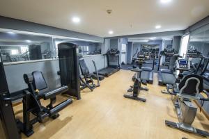 Fitness centrum a/nebo fitness zařízení v ubytování Olavo Bilac Hotel