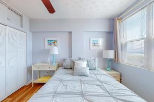 Gallery image of Oceanview condo with pool, beach access, jetted tub, W/D, & AC in Jacksonville Beach