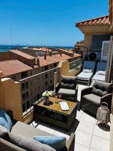 Posedenie v ubytovaní Almerimar Porto Fino - Appartement de luxe, vue mer