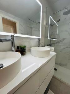 Koupelna v ubytování Almerimar Porto Fino - Appartement de luxe, vue mer