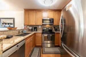 Gallery image of 2BR Mins to Alpine Base Area at Palisades in Alpine Meadows +31 photos
