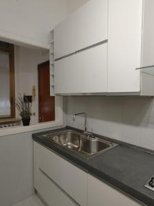 Afbeelding uit fotogalerij van Mazzini Apartment - THE V Collection in Turate +23 foto's