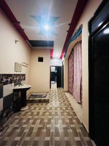 Fotografie z fotogalerie ubytování Shree Shyam Palace HOMESTAY near RamJanmbhoomi v destinaci Ayodhya