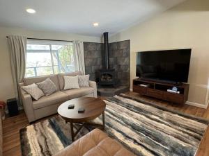 Gallery image of Manzanita Hideaway Hot Tub Sunset views Yosemite in Ahwahnee
