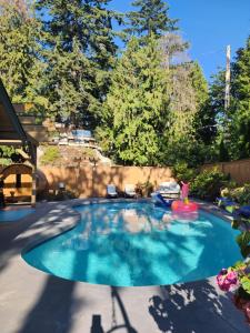 Бассейн в 2BD Guest Suite Sleeps 6 Near Downtown & Beach или поблизости