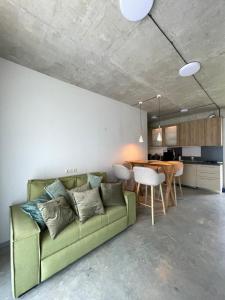 Kuchyň nebo kuchyňský kout v ubytování კაპროვანი ტერასა