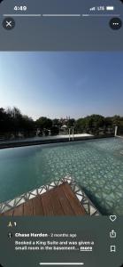 une capture d'écran d'un site web avec une photo d'une piscine dans l'établissement Hermosa casa con hermosas amenidades y cuartos zona universitaria con luxxury amanecer con vista, à Lomas de Angelopolis 6 autres photos