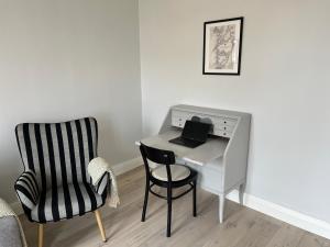 Fotografie z fotogalerie ubytování Sekelskiftescharm i Hjärtat av Strömstad, 4 bäddar - Historic Charm, for 4 Guests v destinaci Strömstad