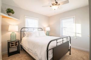 Gallery image of ABODE ON ATLANTIC - Spacious 2BD in the Heights in Peoria +10 photos