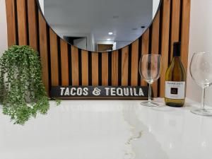 Afbeelding uit fotogalerij van Near Beaches 3 BR Luxury Fort Lauderdale Home in Fort Lauderdale