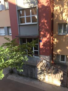 Budova, kde se apartmán nachází