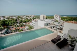 La alberca dentro o cerca de Itzamna luxury condos whit ocean viewpool