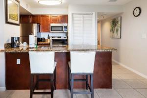 A cozinha ou kitchenette de Key Largo 2BR 2BA Oceanfront with Pool