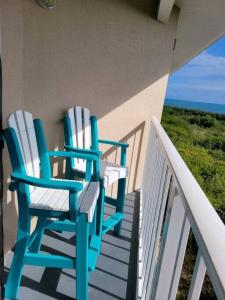 Uma varanda ou terraço em Key Largo 2BR 2BA Oceanfront with Pool