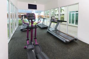 a row of exercise bikes in a gym at Holiday Inn Express Manzanillo by IHG in Manzanillo
