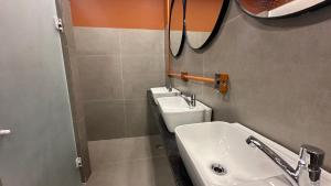 Hostel Distrito 011的一间浴室