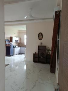 Μια τηλεόραση ή/και κέντρο ψυχαγωγίας στο RASA- DIVINE (Rishikesh)