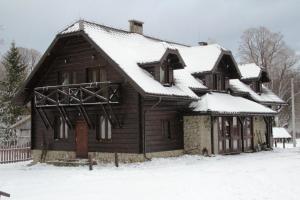 Dom Gościnny Borsuczyna v zime