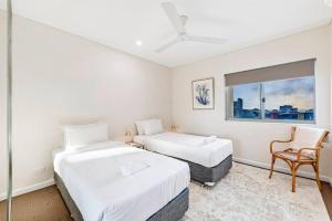 Skytower Wonder Ocean View Balcony - Pool - Office客房内的一张或多张床位