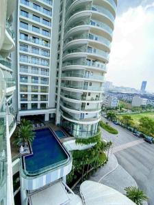 Bazén v ubytování Chuỗi căn Homestay 3 ngủ - đầy đủ tiện nghi - view biển nebo v jeho okolí