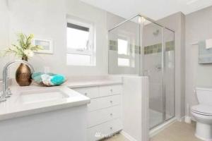 Un baño de Bothell River house