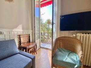 Телевизор и/или развлекательный центр в 'Le Regina', Vue Mer, Plein Centre, Unique