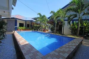 Bazén v ubytování Foxtail Siargao Island Guesthouse nebo v jeho okolí