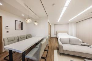 Area tempat duduk di 渋谷駅電車1分 恵比寿駅徒歩2分 85平米最大6名 東京 新宿 上野 銀座 池袋 築地直通