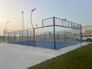 Tenis a/nebo squash v ubytování Ace Arena Resort nebo okolí